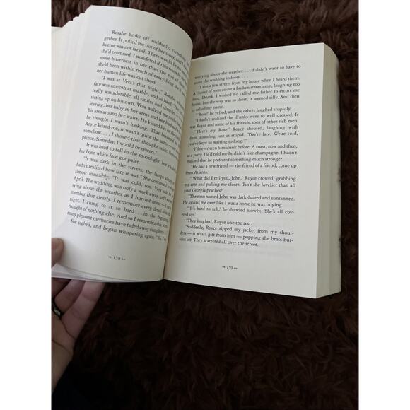 Lot of 2 Twilight Books Eclipse and Breaking Dawn by Stephanie Meyer - Picture 8 of 16